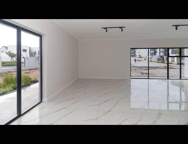 3 BEDROOM APARTMENT FOR SALE IN SANDOWN
